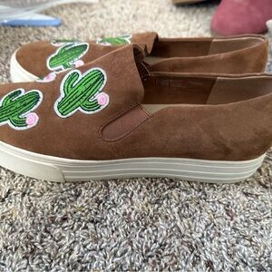 Brown Slip-On Sneakers with Cactus Embroidery